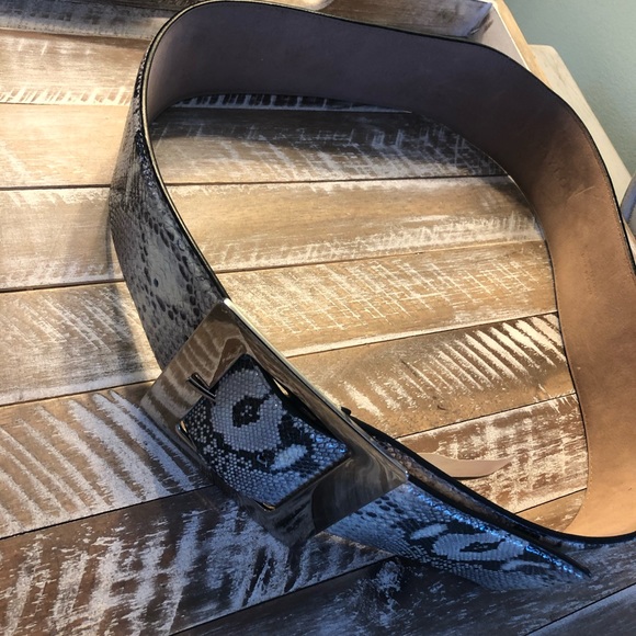 Ann Taylor .... leather snake belt - Picture 4 of 10